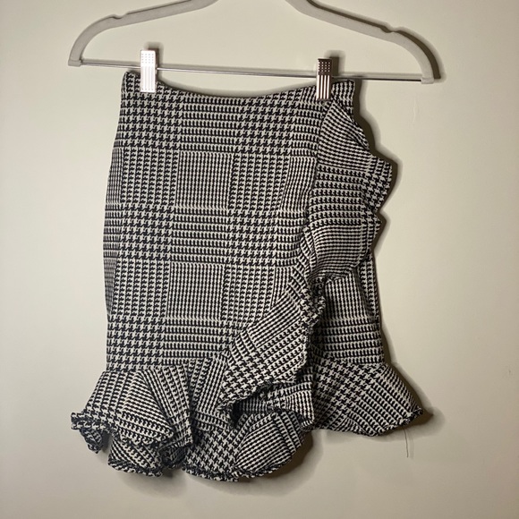 Lovers + Friends Dresses & Skirts - Lovers + Friends black and white skirt. Size S.